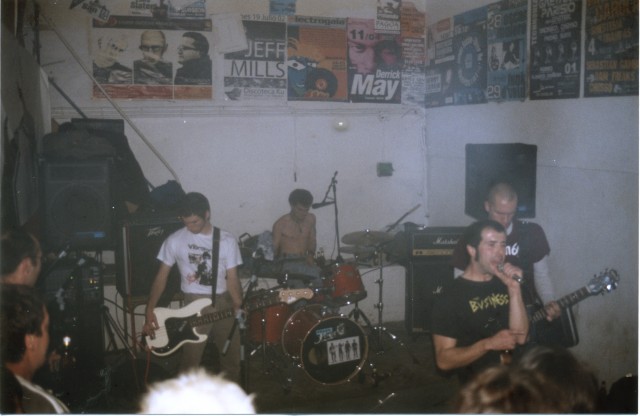 HERNANI MOLOTOFF FESTA Zikuñaga Lokala 13.jpg